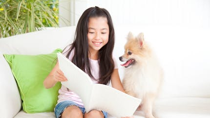 Apprentissage de la lecture : aux Etats-Unis, elle se fait en compagnie des chiens