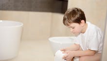Belgique : un petit garçon se retrouve collé sur la cuvette des toilettes d’un restaurant Quick