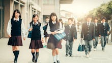 Tokyo : une école ayant choisi des uniformes Armani contrainte d’engager des vigiles