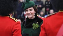 Kate Middleton enceinte et radieuse pour fêter la Saint-Patrick (photos)