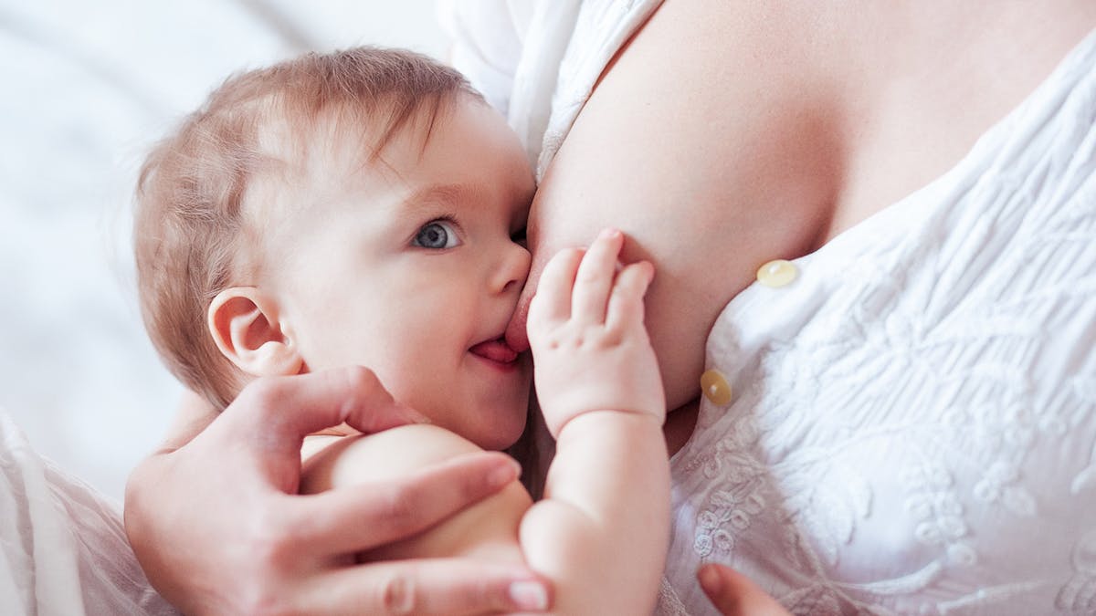 Allaitement 10 Conseils Et Regles D Or Pour Sevrer Bebe Parents Fr Allaitement 10 Conseils Et Regles D Or Pour Sevrer Bebe Parents Fr