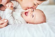Les bébés relient l'émotion d'une voix à celle d'un visage