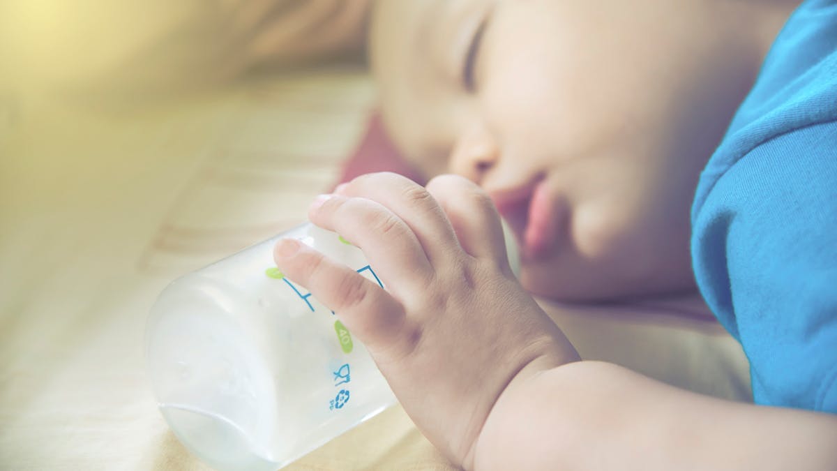 Syndrome Du Biberon Qu Est Ce Que Le Syndrome Du Biberon De Bebe Parents Fr Syndrome Du Biberon Qu Est Ce Que Le Syndrome Du Biberon De Bebe Parents Fr