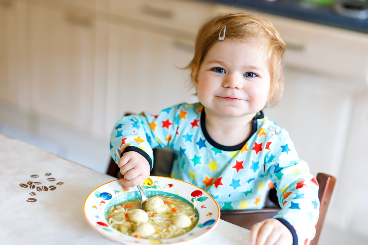 Diversification Alimentaire Bebe Mange Avec Les Grands Parents Fr