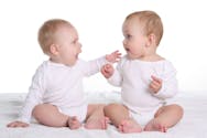Les bébés préfèrent la voix de leurs semblables à celles de leurs parents (vidéo)