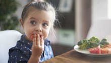 L'éducation sensorielle encourage les enfants à manger sain