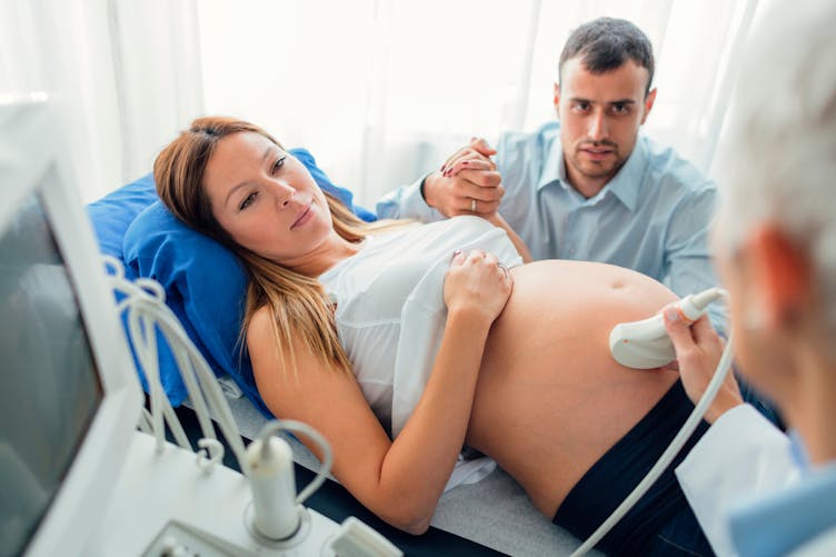 femme enceinte et échographie