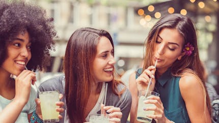 La santé osseuse des adolescentes menacée par le binge drinking