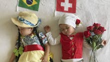 Coupe du monde de football de 2018 : elle habille ses jumelles aux couleurs des équipes qui s’affrontent (diapo)