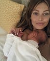 Caroline Receveur maman : elle dévoile son corps post-grossesse (photos)