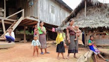 Les impressionnantes images d’un bébé sauvé des eaux au Laos (vidéo)