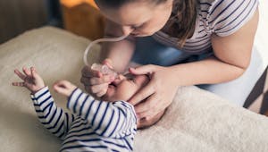 Bronchiolite : pourquoi le clapping est désormais déconseillé pour les bébés ?