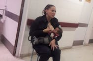 Après avoir allaité un bébé abandonné, une policière promue sergent (photo)