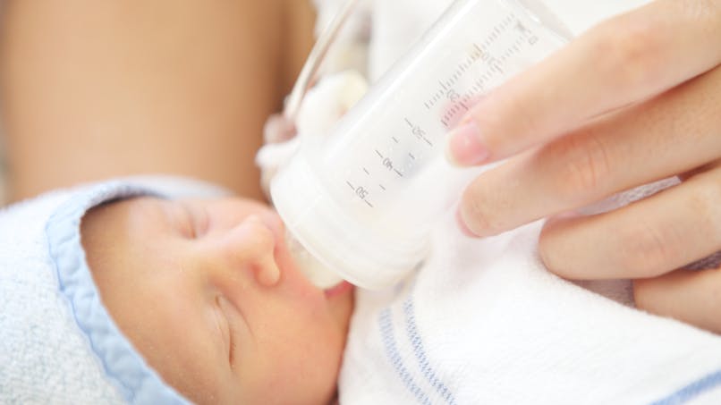 Comment Bien Donner Le Biberon A Un Bebe Parents Fr Comment Bien Donner Le Biberon A Un Bebe Parents Fr