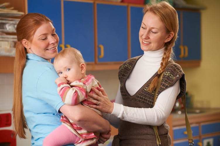 Le mot touchant d’une assistante maternelle à l’attention d’une jeune maman