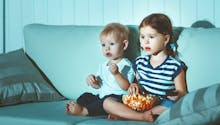 A 18 mois, un bébé sur deux regarde déjà la télévision régulièrement