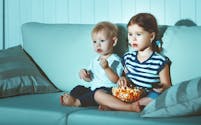 A 18 mois, un bébé sur deux regarde déjà la télévision régulièrement