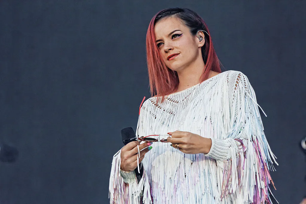 Lily Allen Raconte Avec Emotion La Naissance De Son Bebe Mort Ne Parents Fr