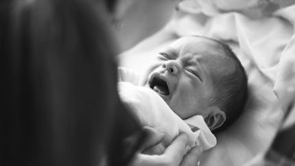 Le syndrome du bébé secoué : ce qu'il faut savoir