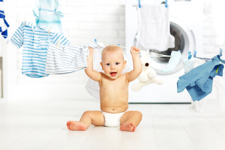 Bébé : quelle lessive choisir et comment bien nettoyer le linge ?