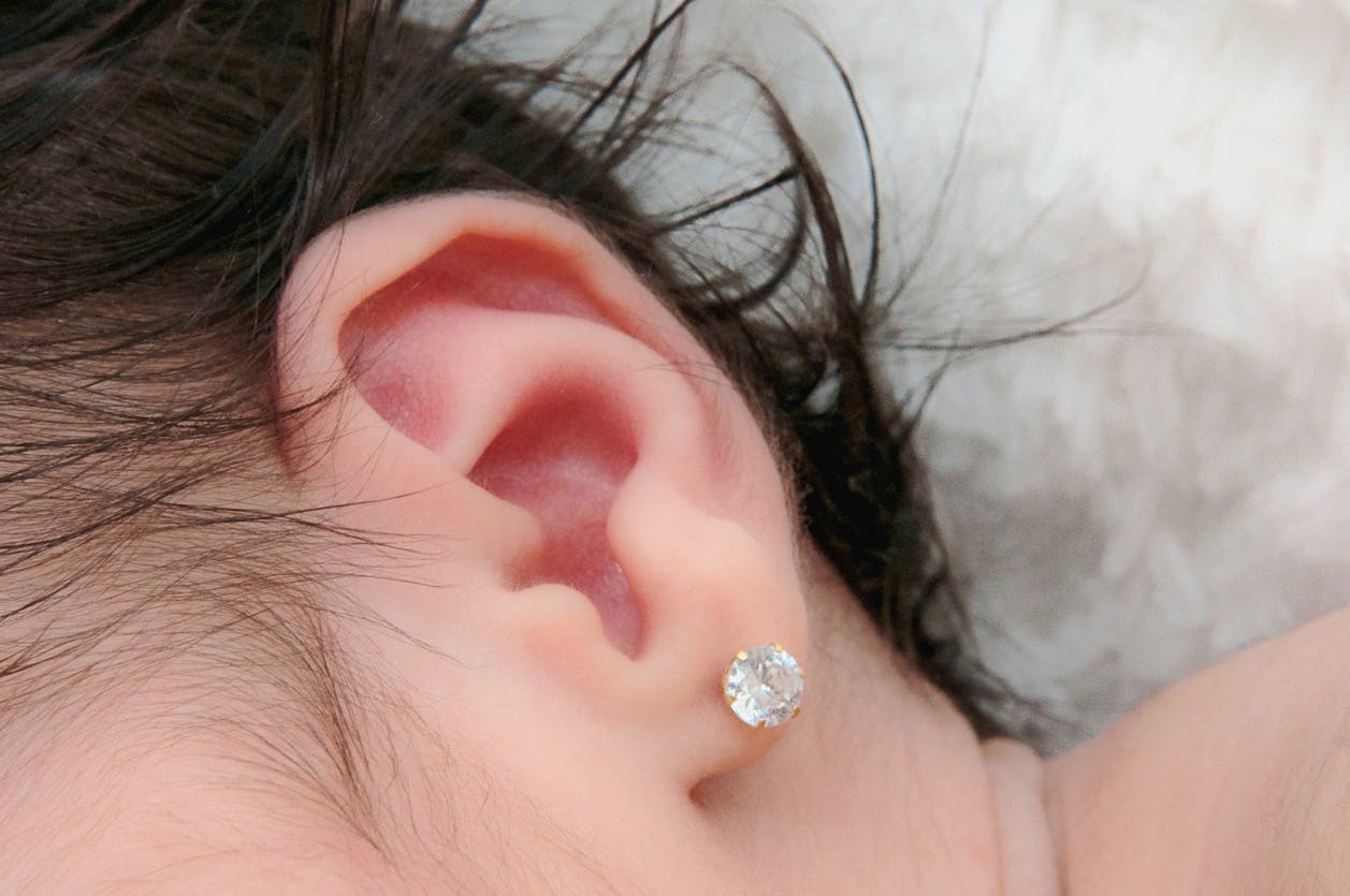 Une Mere Furieuse De Voir Que Le Pere De Sa Fille Lui A Perce Les Oreilles Sans Son Accord Parents Fr Une Mere Furieuse De Voir Que Le Pere De Sa Fille Lui A Perce Les Oreilles Sans Son Accord Parents Fr