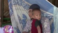 Indonésie : après le séisme, un petit garçon de 5 ans retrouve par miracle ses parents (vidéo)