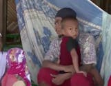 Indonésie : après le séisme, un petit garçon de 5 ans retrouve par miracle ses parents (vidéo)