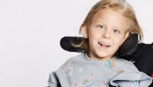 Enfant handicapé : Marks & Spencer crée une ligne de vêtements faciles à enfiler