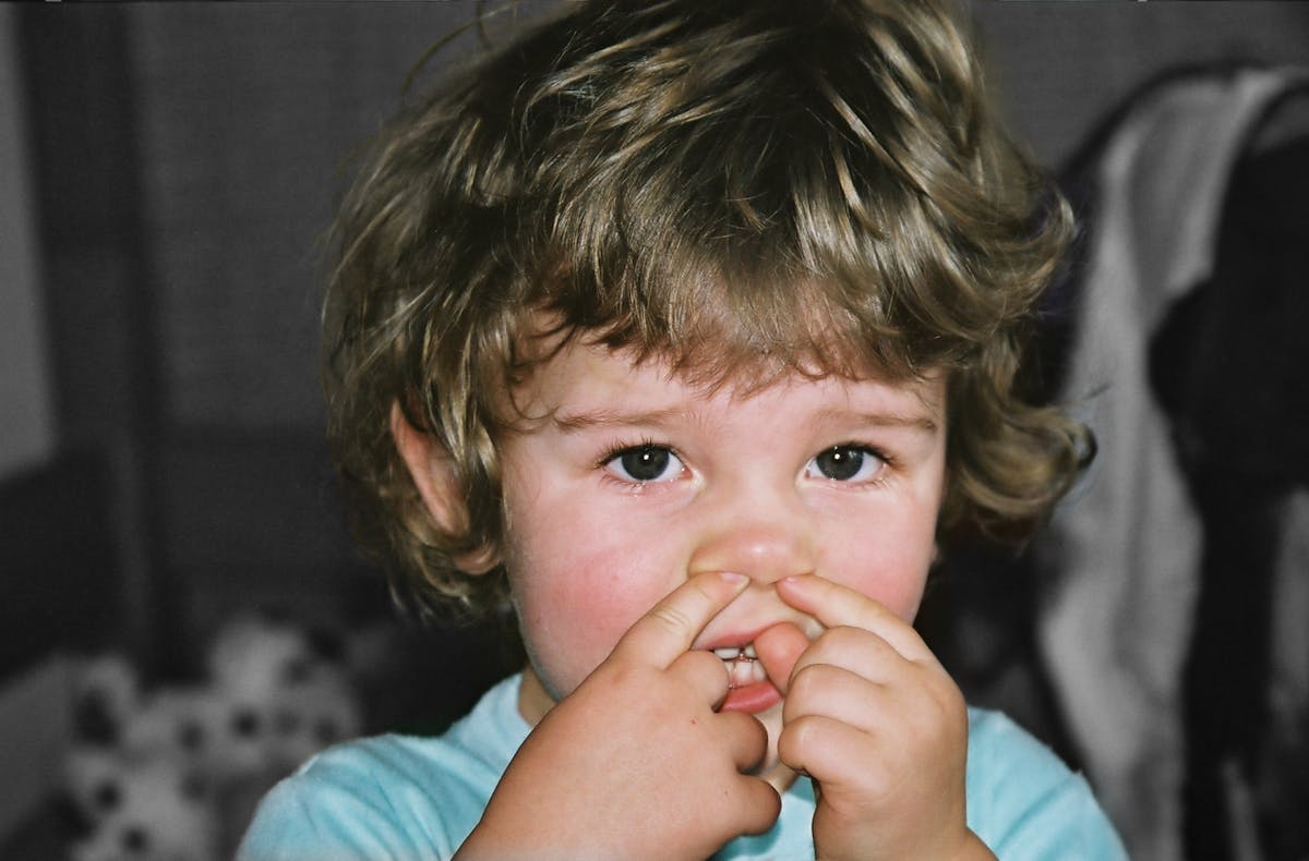 Santé. Votre enfant met ses doigts dans son nez, que pouvez-vous faire ?