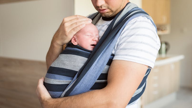 Daniel Craig Juge Peu Viril A Cause D Un Porte Bebe Parents Fr Daniel Craig Juge Peu Viril A Cause D Un Porte Bebe Parents Fr