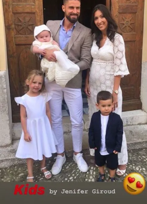 Découvrez Olivier Giroud entouré de sa femme et de leurs trois enfants ...