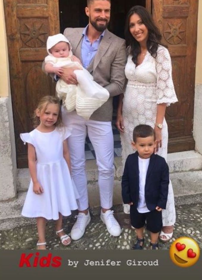 Découvrez Olivier Giroud entouré de sa femme et de leurs trois enfants