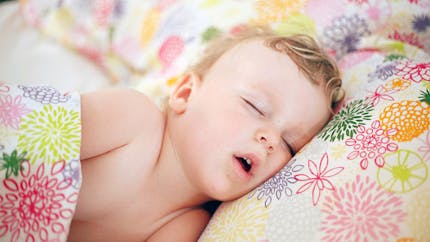 Votre enfant dort la bouche ouverte ? Il pourrait souffrir d’un trouble du sommeil