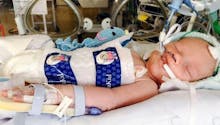 Déclaré en état de mort cérébrale, un bébé s’est remis miraculeusement