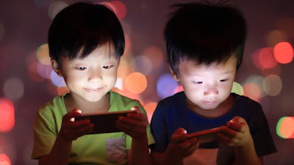 Le cerveau des enfants abusant des écrans se modifie