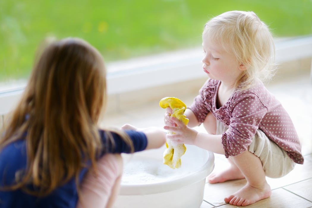 5 activités d'inspirations Montessori à proposer à vos enfants (1-2 ans) -  Le bazar d'Alison - Blog Lifestyle, Zéro Déchet et Kids