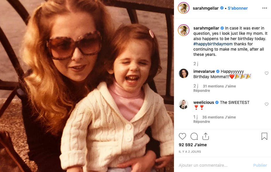 Parenthèse flashback : Sarah Michelle Gellar sur les genoux de sa mère