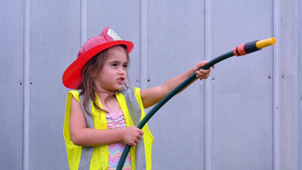 Etre Une Femme Et Devenir Pompier La Reponse De Twitter A Une Petite Fille Qui Doute Parents Fr Etre Une Femme Et Devenir Pompier La Reponse De Twitter A Une Petite Fille Qui Doute Parents Fr