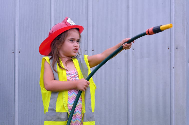 Être une femme et devenir pompier : la réponse de Twitter à une petite fille qui doute