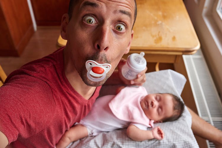 Comment éviter la tétine avec bébé - Les conseils de Papa
