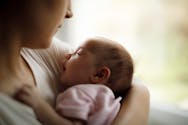 Une maman raconte : comment ma peur de mal faire a gâché mes premiers mois avec bébé