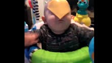 Cheese Challenge : le lancer de fromage sur bébé, le défi idiot qui choque la toile