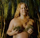 Amy Schumer enceinte : elle pose nue pour prôner le body positive face aux critiques (photos)