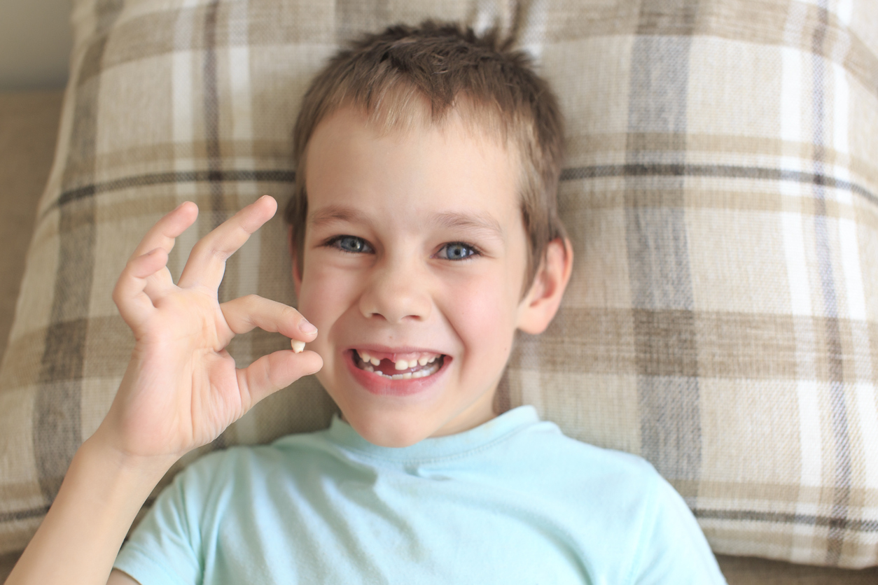 Garder les dents de lait de votre enfant pourrait un jour lui sauver la