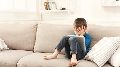 Oups Un Enfant De 3 Ans Bloque L Ipad De Son Papa Pour 48 Ans Parents Fr Oups Un Enfant De 3 Ans Bloque L Ipad De Son Papa Pour 48 Ans Parents Fr