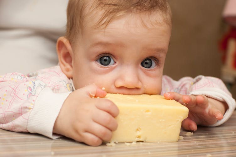 bébé et fromage