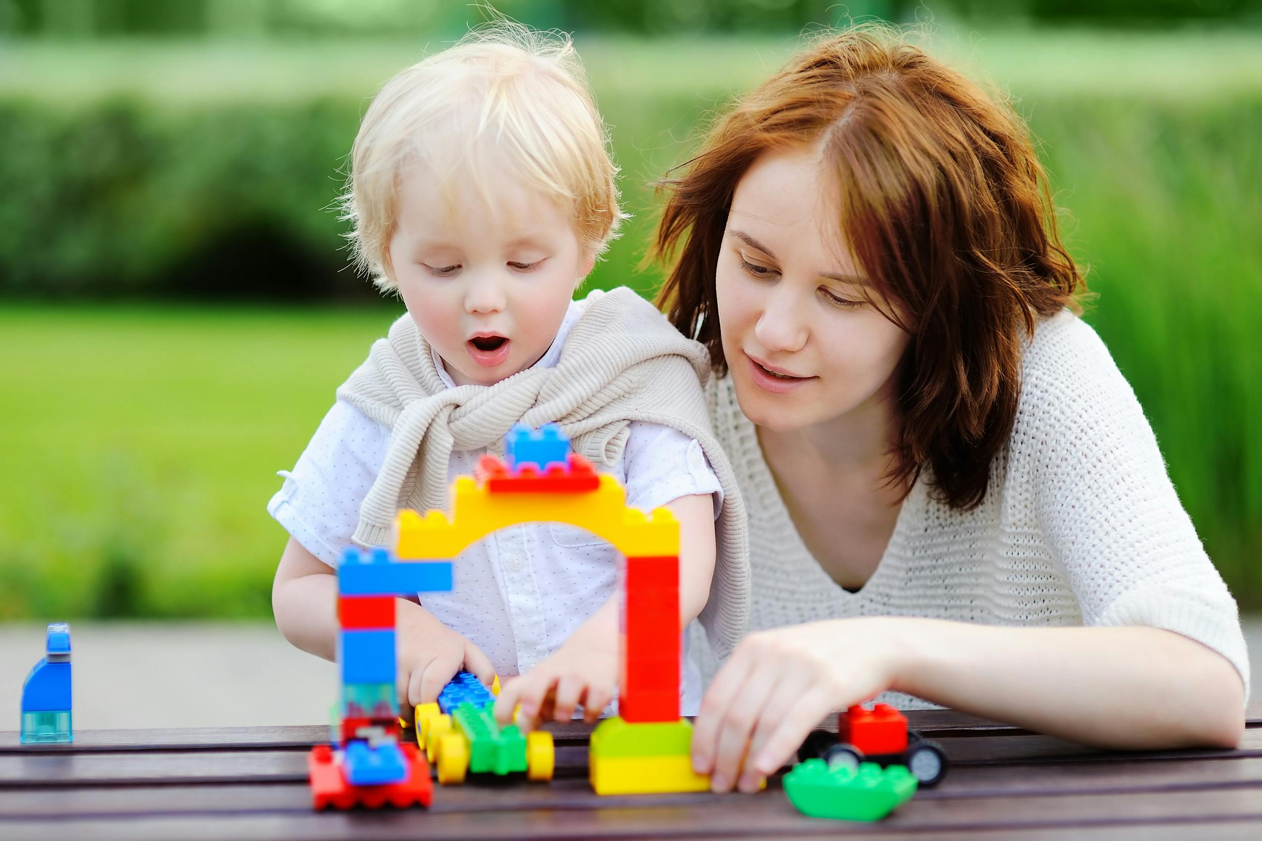 Notre Enfant Doit Changer De Nounou Comment L Aider A S Adapter Parents Fr