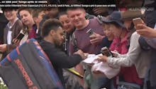 Insolite : Jo-Wilfried Tsonga pose avec un bébé à Roland-Garros (vidéo)