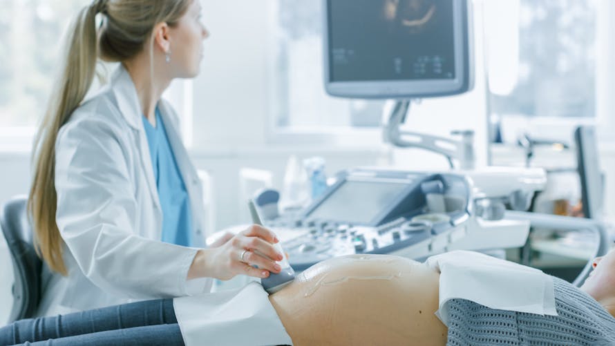 Deuxième échographie de la grossesse : symptômes, traitement, définition 