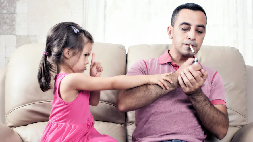 Le tabagisme tertiaire, cet autre danger du tabagisme passif | Parents.fr Le tabagisme tertiaire, cet autre danger du tabagisme passif | Parents.fr
